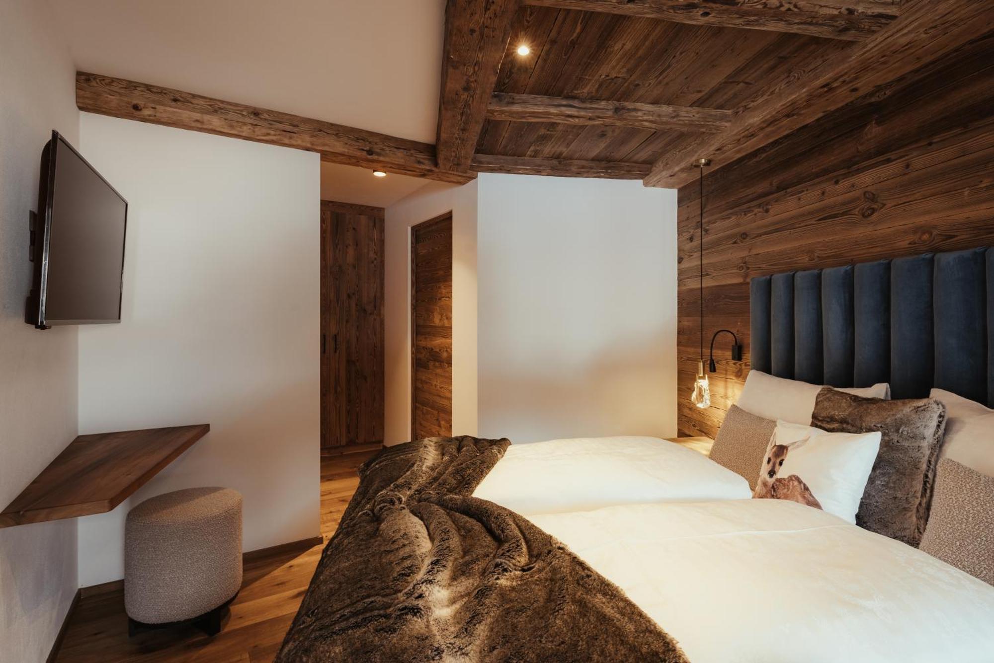 Luxury Chalet P Ortisei Exterior photo