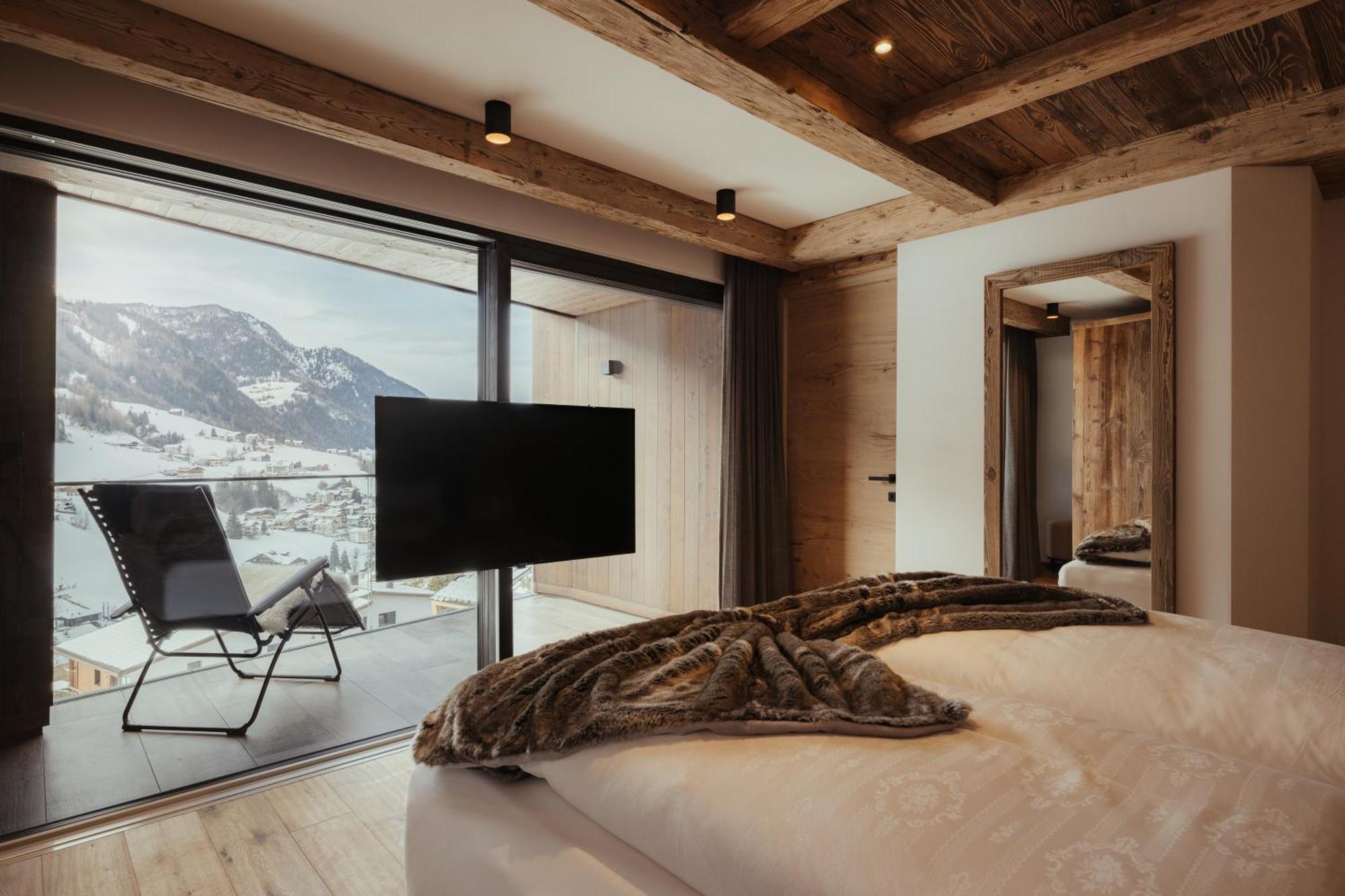 Luxury Chalet P Ortisei Exterior photo